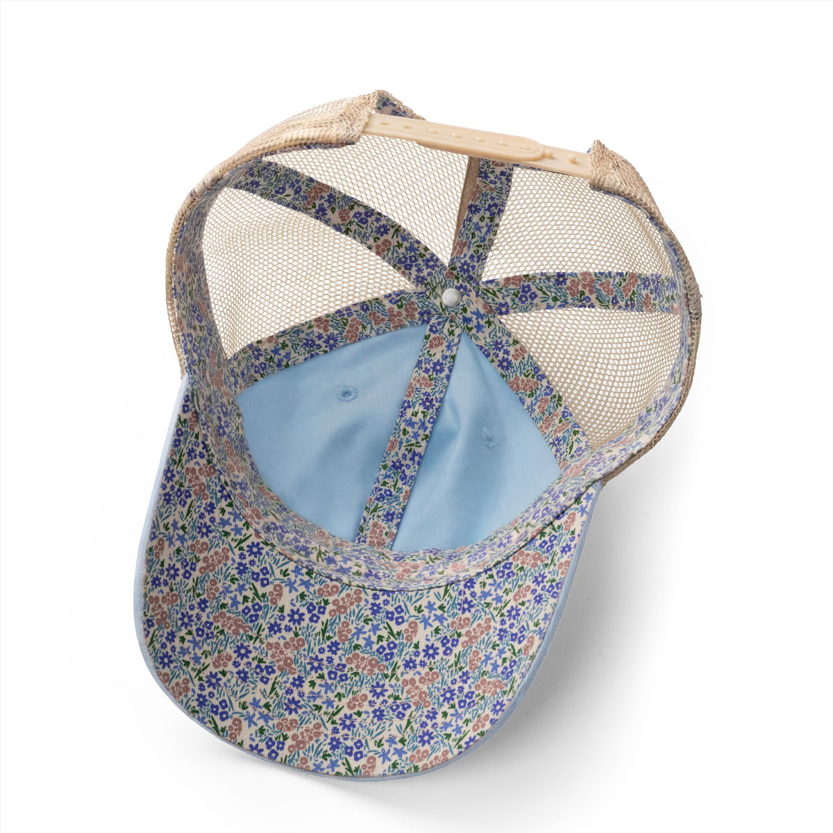 Women Kicking Glass Embroidered Washed Mesh-Back Cap